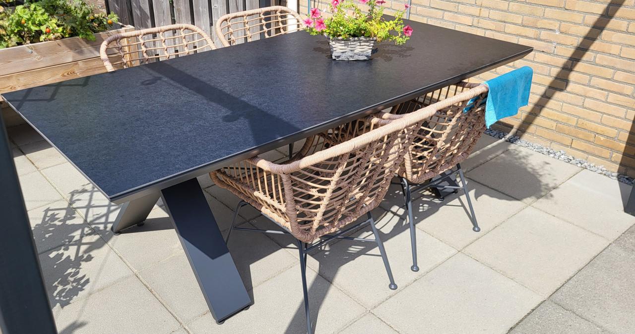 Tuintafel Hartman