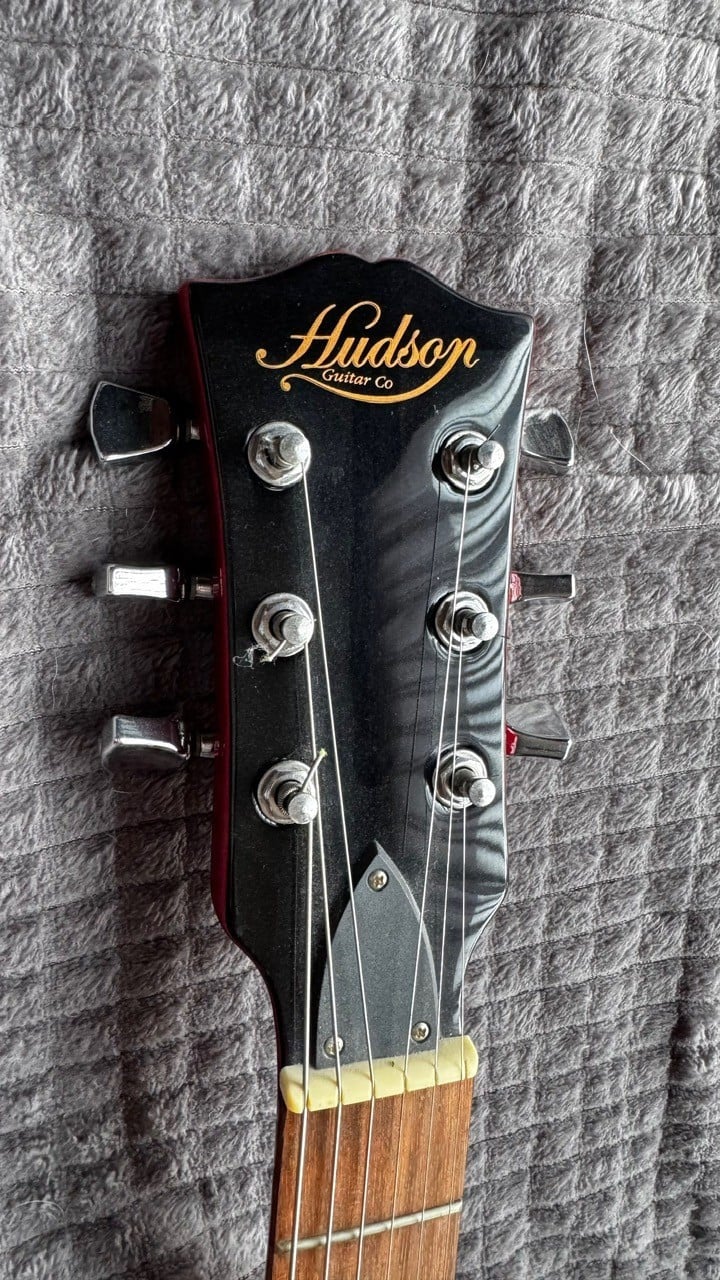 Gitaar: Hudson model Gibson SG