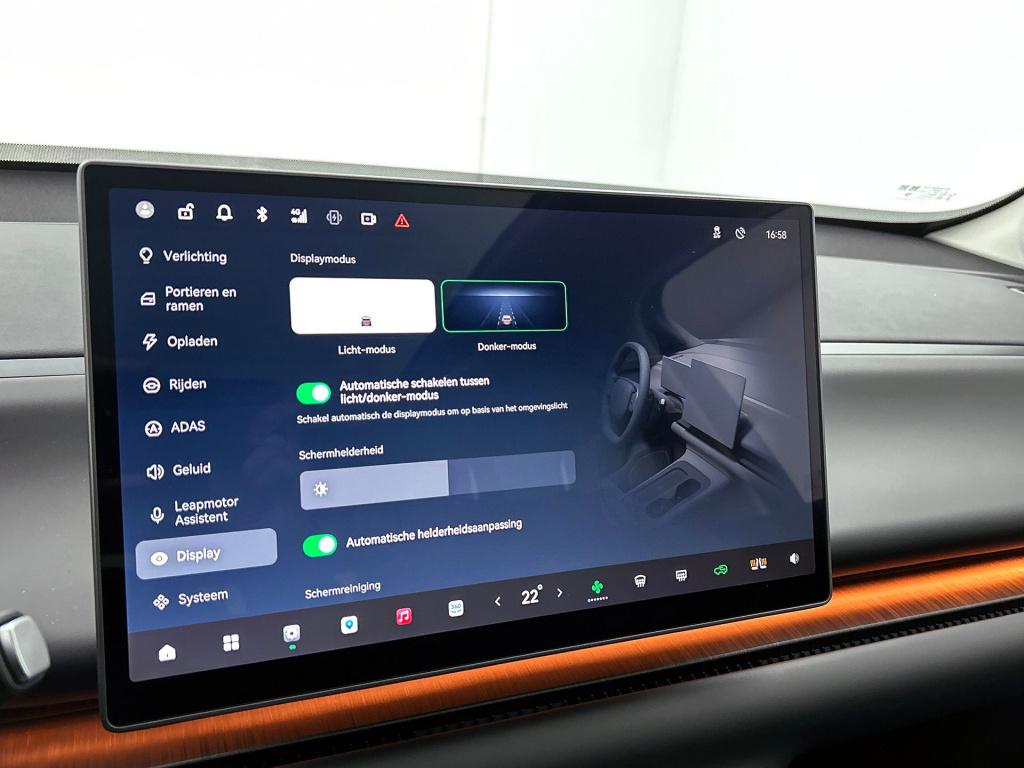 Leapmotor C10 design reev (hybrid) 28.4 kwh | black interieur | stoel-koeli