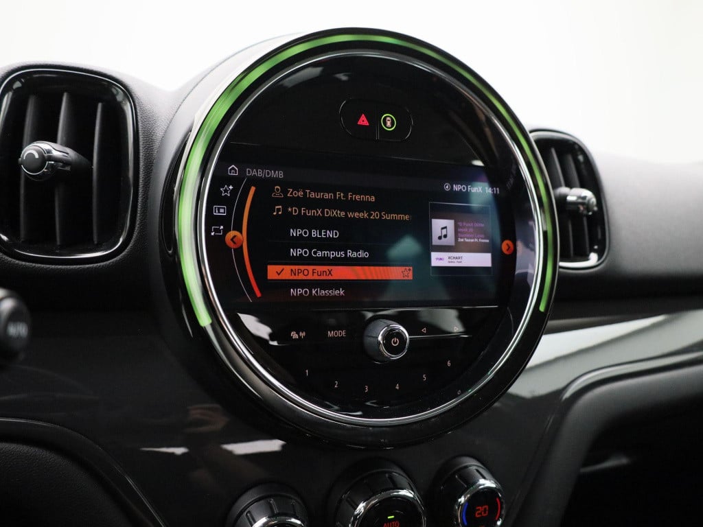 Mini Countryman 1.5 cooper business edition | automaat | lage km stand | ac