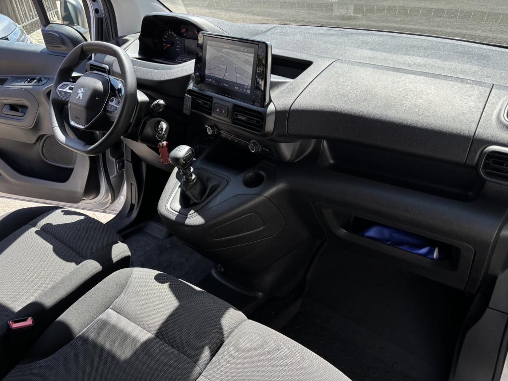 Peugeot Partner 1.5 bluehdi 100 s&s l1 / trekhaak / navigatie / parkeersens