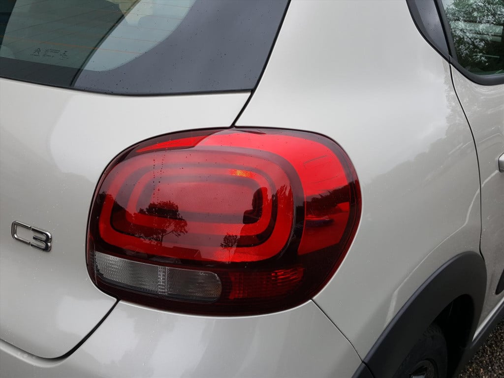 Citroen C3 shine 1.2 pt-110pk automaat navigatie via apple carplay & androi