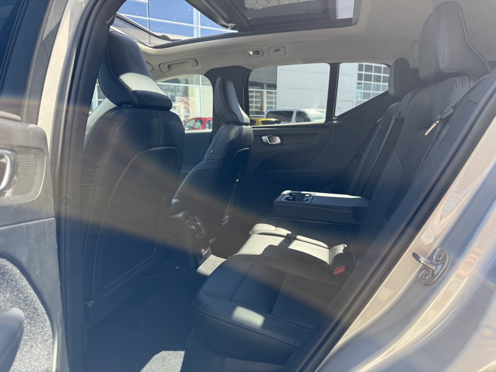 Volvo XC40 t5 262pk recharge ultimate bright| panodak| adap.cruise| trekhaa