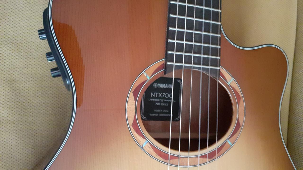 Yamaha gitaar semi-electrisch