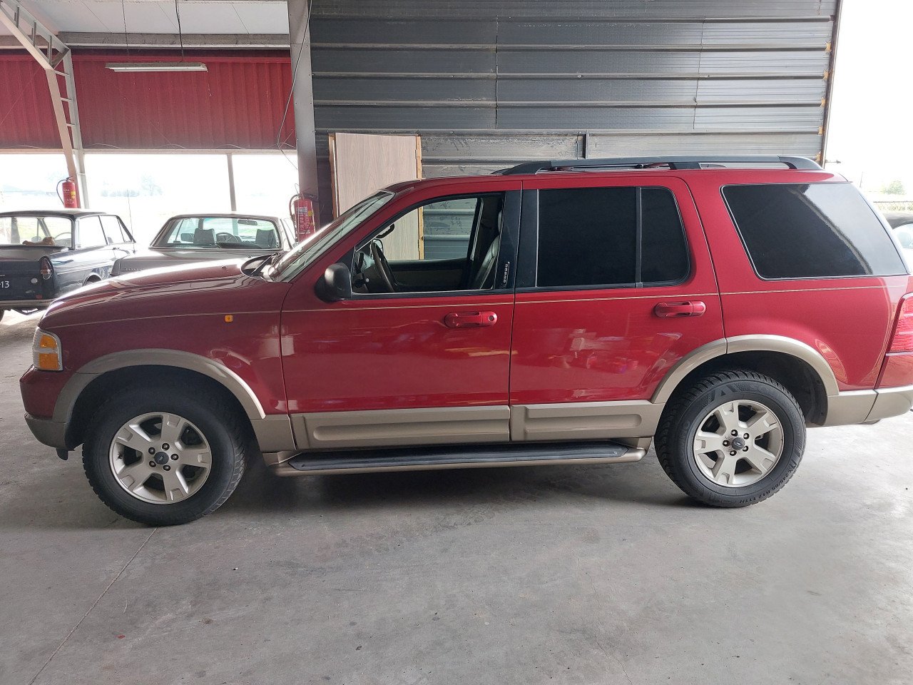 Ford Explorer V8 Jeep
