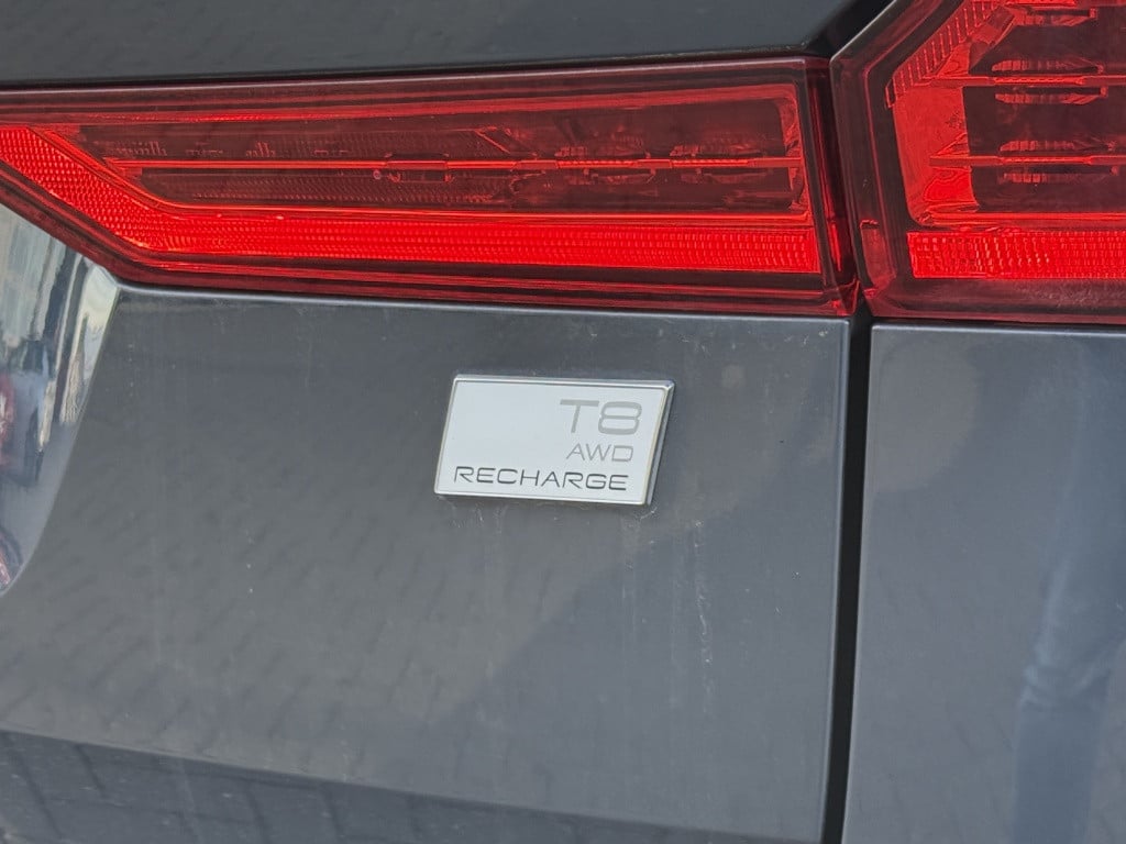 Volvo XC60 t8 455pk recharge plus dark| panodak| adap.cruise| trekhaak| ca