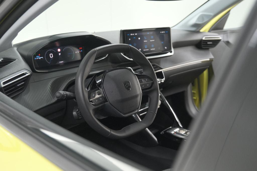 Peugeot 208 1.2 hybrid 100 e-dcs6 allure | apple carplay | parkeersensoren 