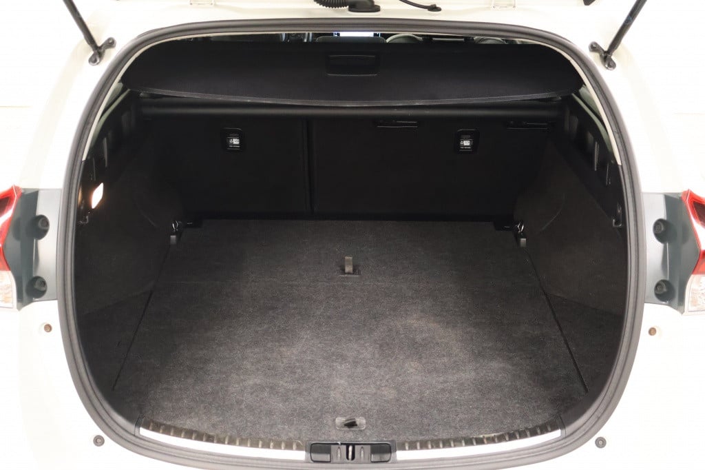 Toyota Auris touring sports 1.8 hybrid lease pro