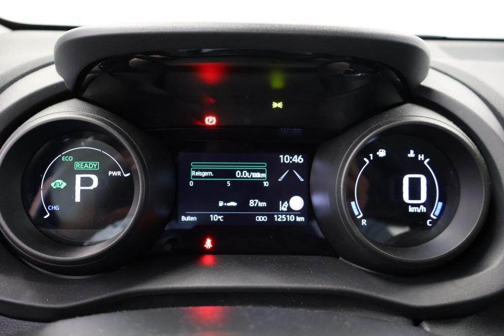 Toyota Yaris 1.5 hybrid style | pdc | head-up | dodehoek | draadloos laden