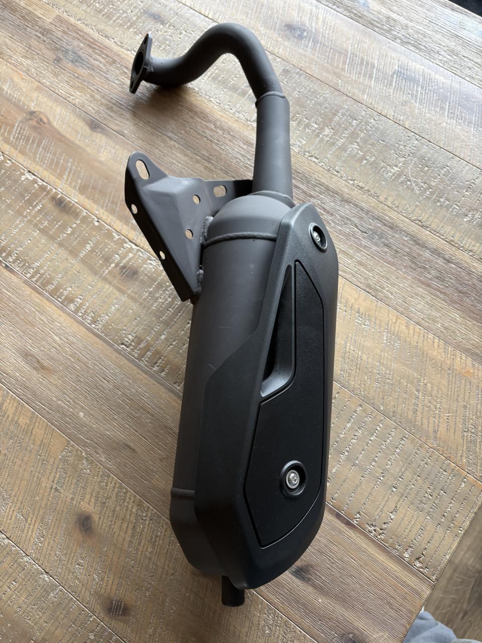 Nieuwe Scooter uitlaat te koop.