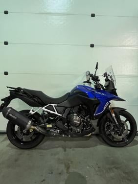Suzuki v Strom 800 2024