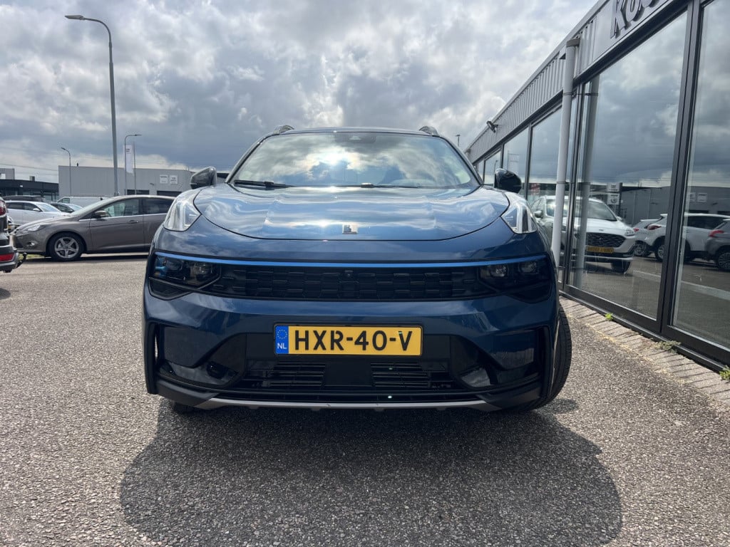 Lynk & Co 01 1.5 261pk plug in hybrid , panodak , 360gr camera , adaptive c