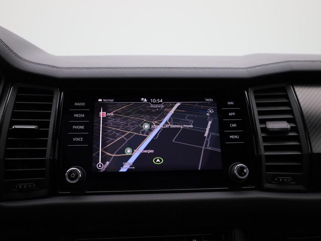 Skoda Kodiaq 1.5 tsi sportline business | automaat | trekhaak | panoramadak