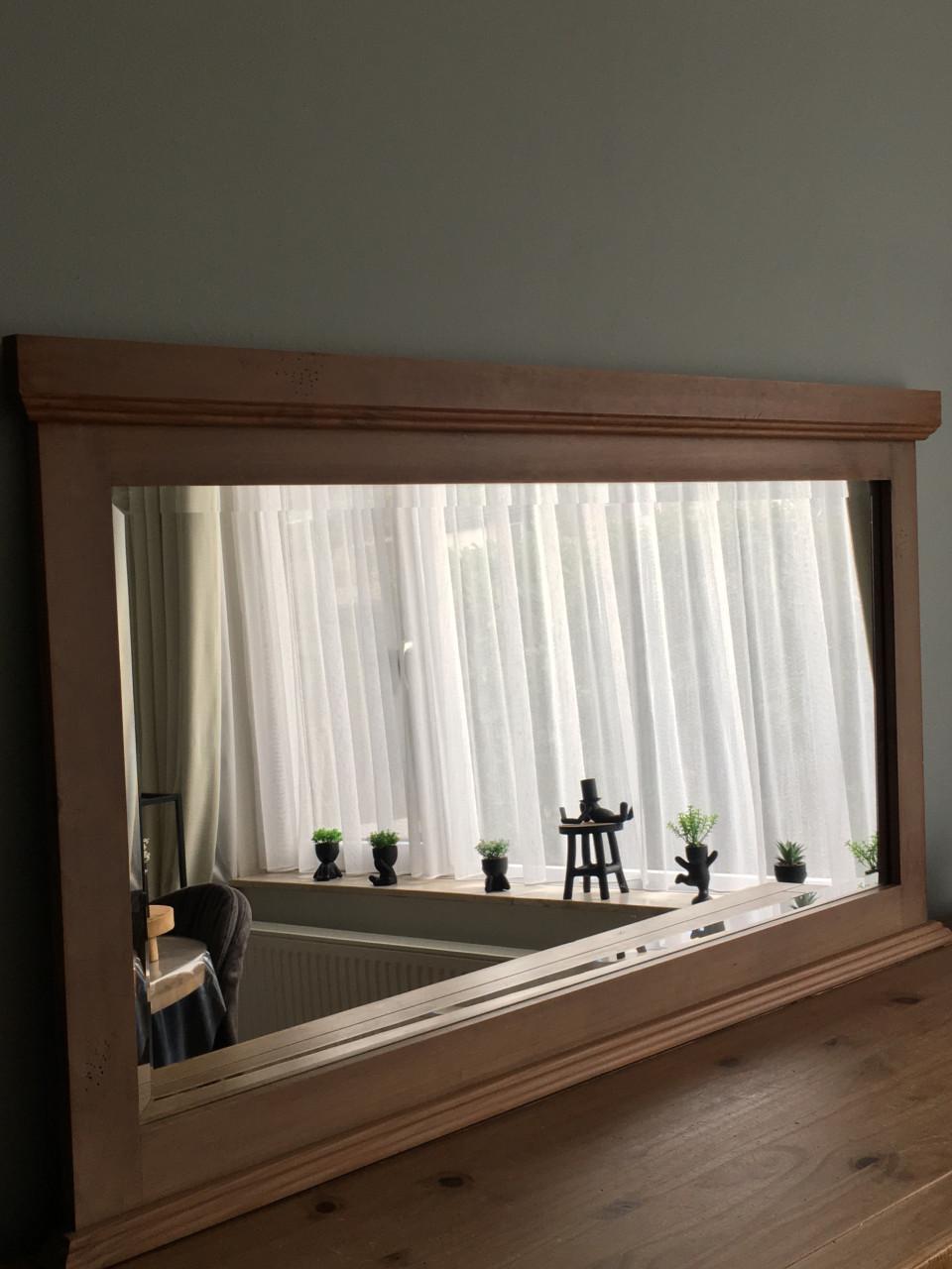 Dressoir met spiegel