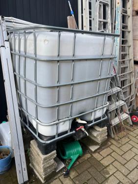 Watervat met kraantje 1000 liter ipc