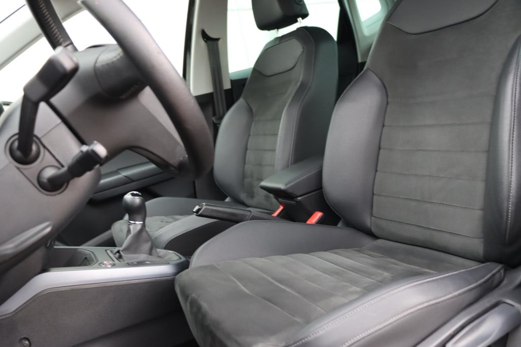 Seat Arona 1.0 tsi style business intense beats 95pk