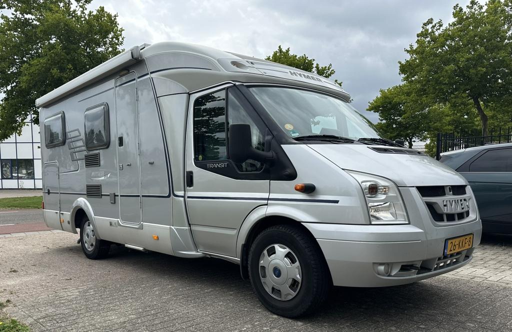 Hymer Onbekend hv 562 compacte hymer van | half-integraal met lengtebedden 