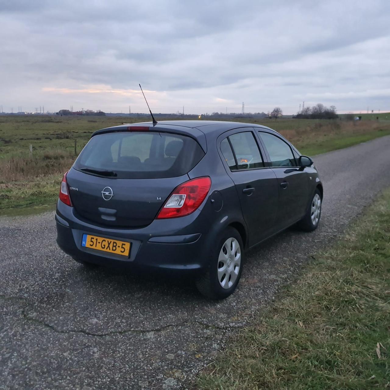 Opel Corsa 1.4-16V Enjoy 5 deurs