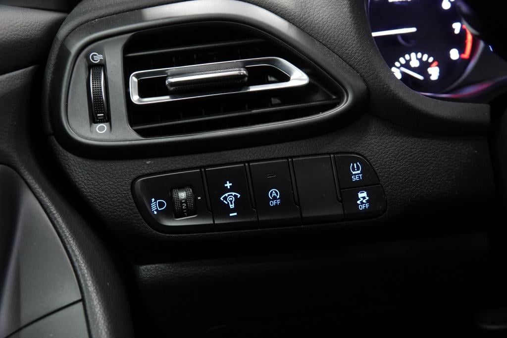 Hyundai I 30 1.0 t-gdi mhev | carplay | camera | cruise |