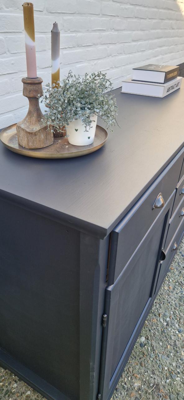 Mooi mat zwart houten dressoir/tv meubel