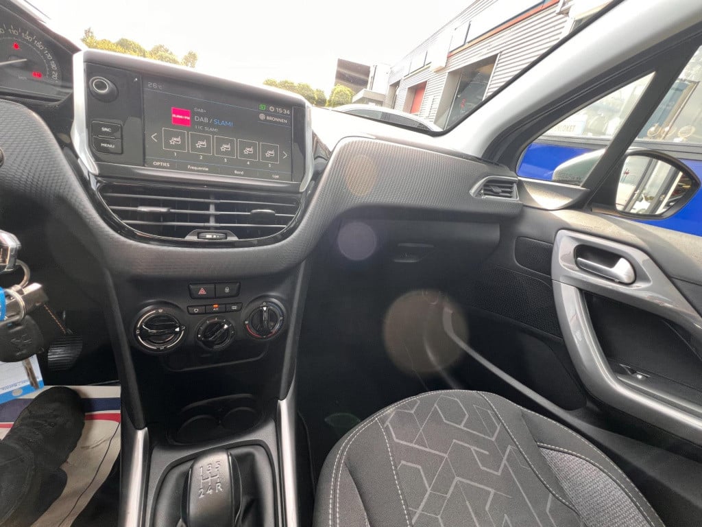 Peugeot 2008 1.2 puretech blue lion
