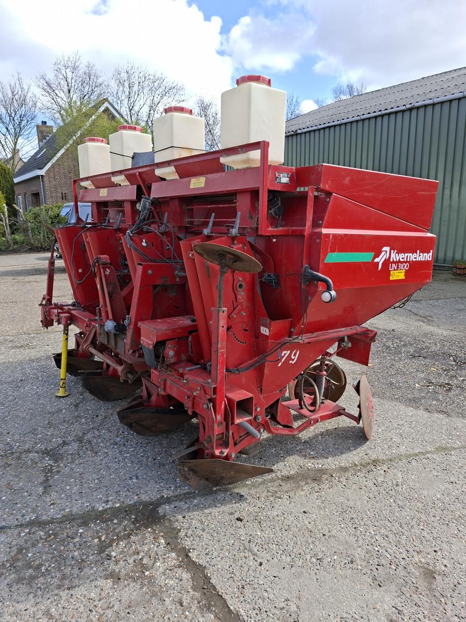 Kverneland UN3100 pootmachine