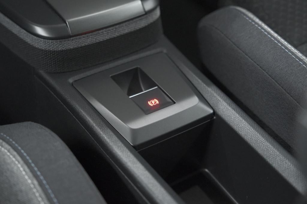 Opel Frontera 1.2 turbo hybrid 145 gs | 7 zitplaatsen | camera | dodehoekde