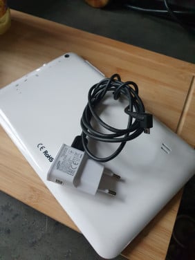 Mooi goed werkend Samsung android tablet, kleur wit, in goede staat....