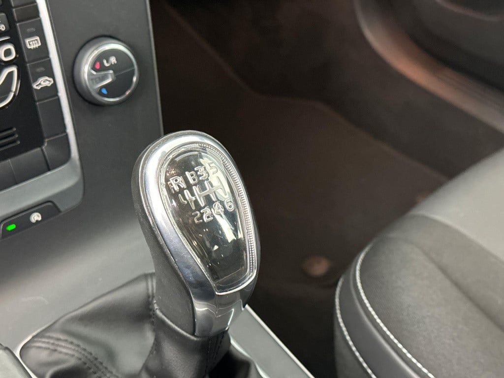 Volvo V40 1.6 t3 momentum clima cruise 107262km