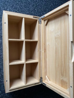 Te koop houten theedoos