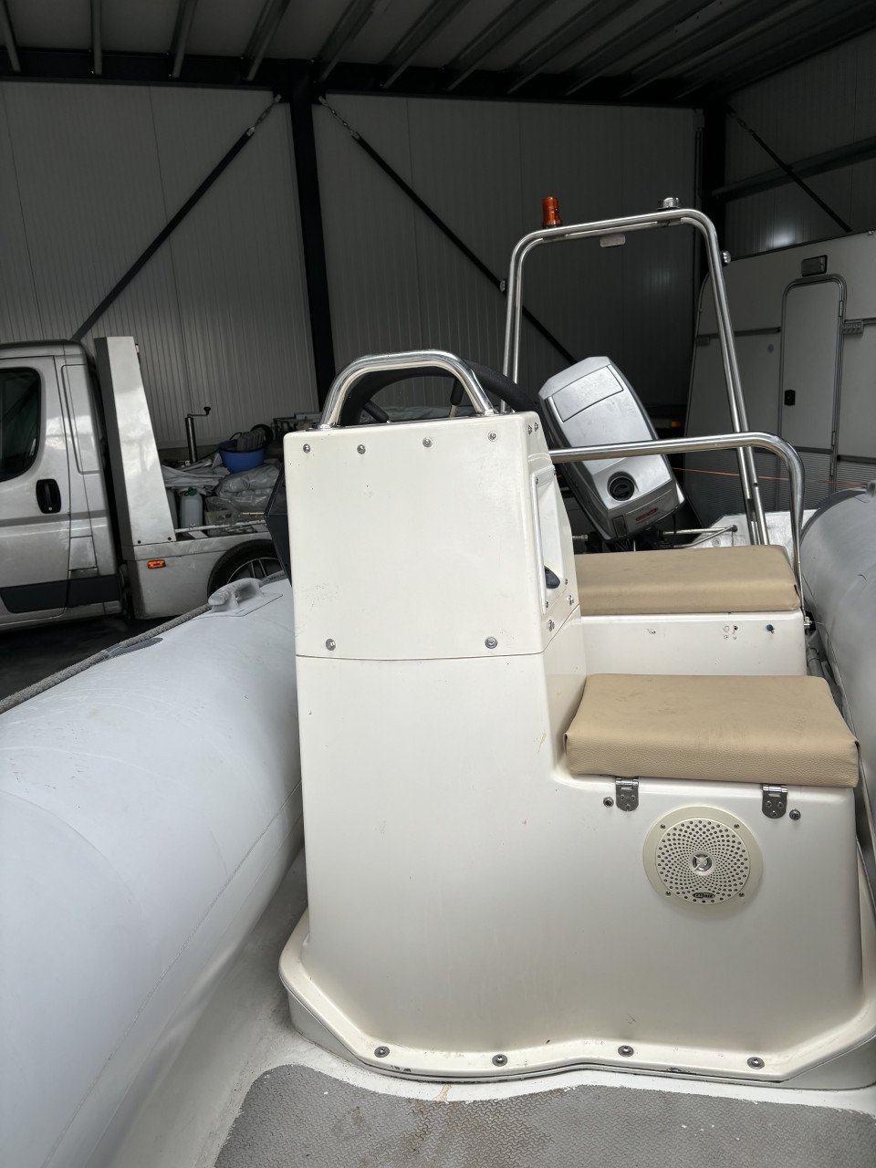 Mooie grote RIB 60 pk met aanhanger