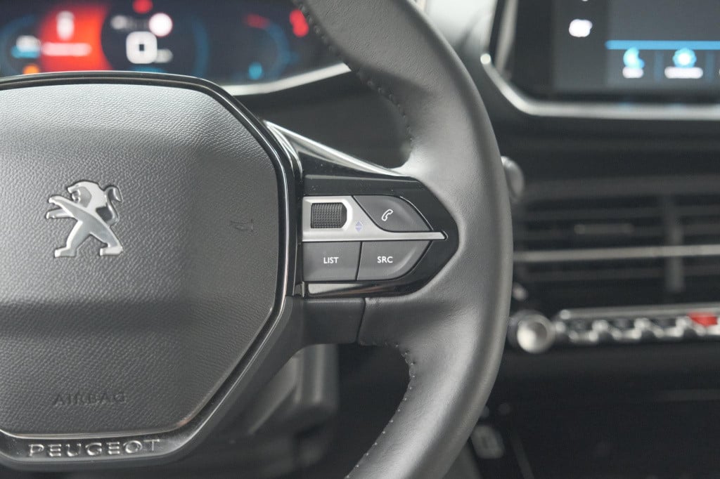 Peugeot 208 puretech 100 allure | adaptieve cruise control | camera | apple
