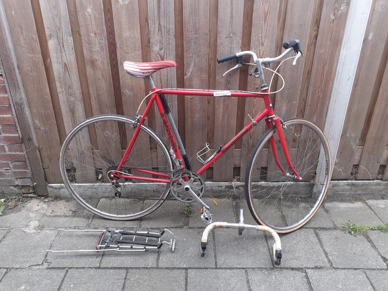 1 x Racefiets Rood merk  Raphael GEMINIANI  1 x Blauw  *** Oldtimer ***
