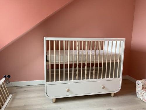 Te koop baby bedje met lade + aerosleep matras en toebehoren