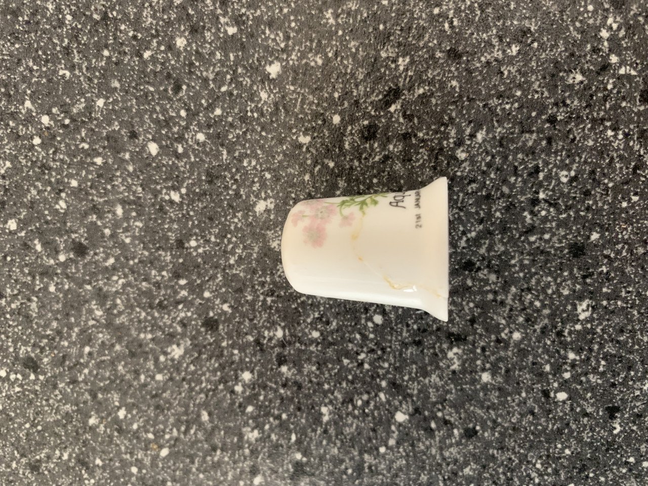 VEEL VINGERHOEDJES MET EEN KASTJE