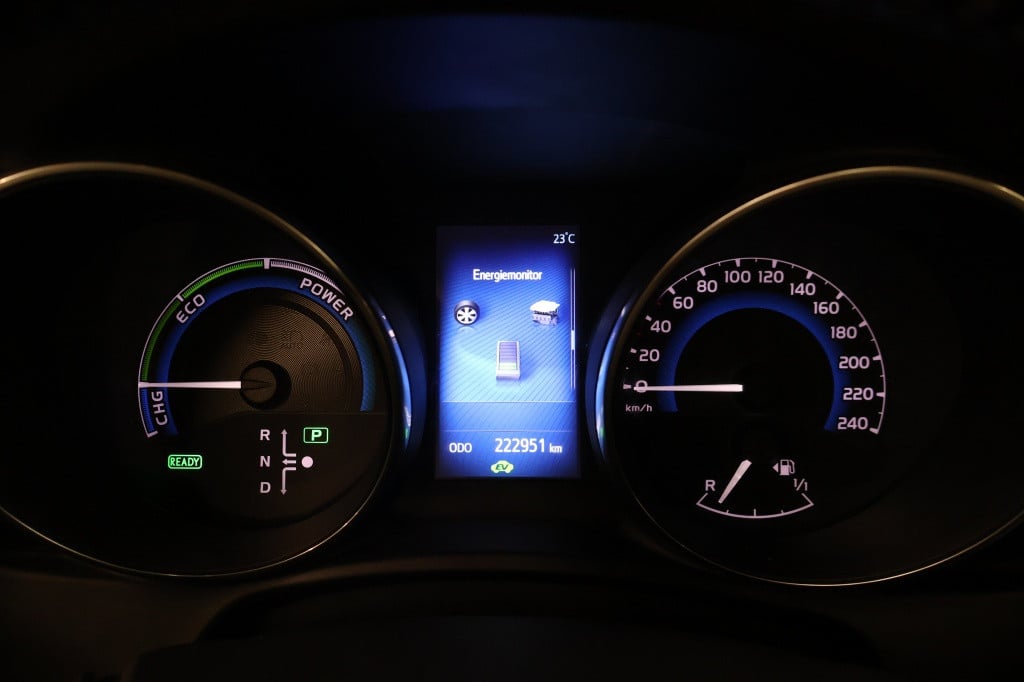 Toyota Auris 1.8 hybrid lease