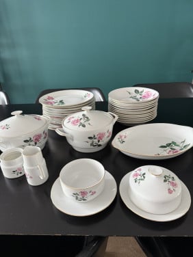 12-delig servies gouden rand en roze roosjes epiag D.F. Czecho slovakia