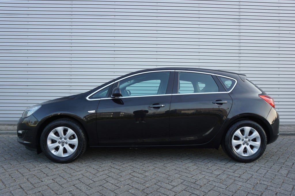 Opel Astra 1.4 turbo blitz - 1e eigenaar - airco / navi / cruise / elektr. 