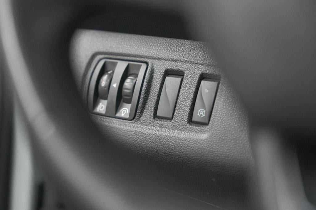 Renault Clio estate tce 90 limited | trekhaak | apple carplay | parkeersens