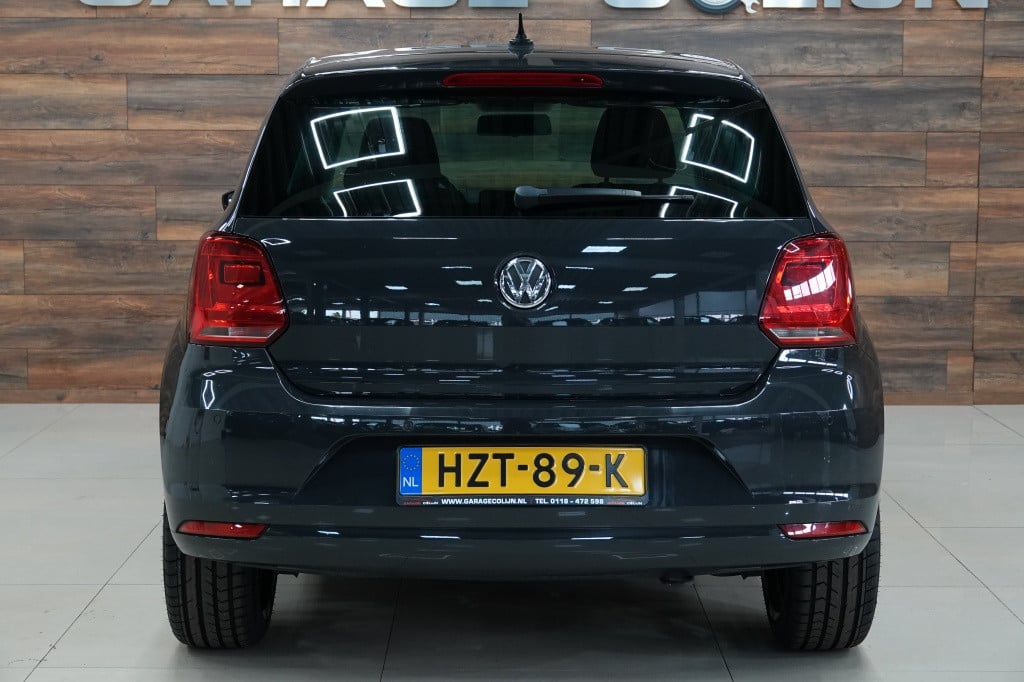 Volkswagen Polo 1.0 trendline | pdc | airco | navi | 17" |