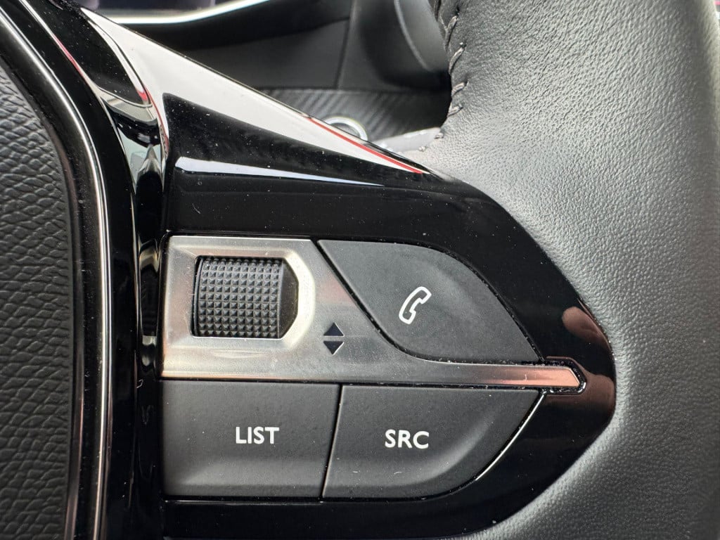 Peugeot 2008 1.2 puretech allure pack