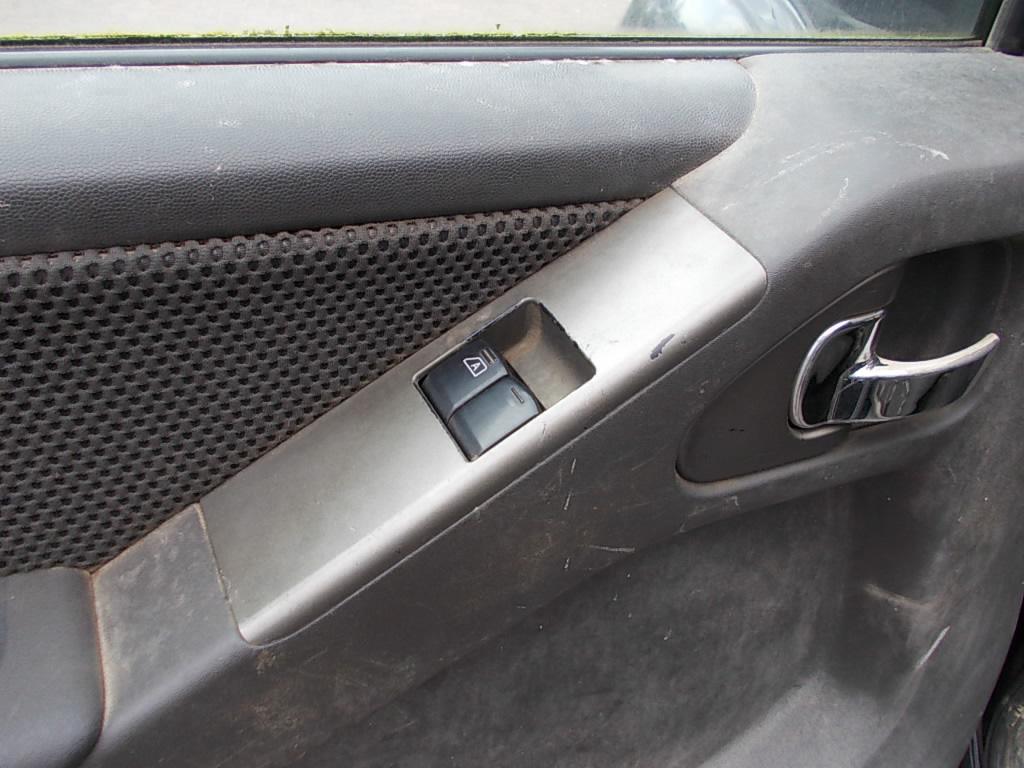 Nissan Navara 2.5 dci 4wd bj. 2010 motor defect!! export