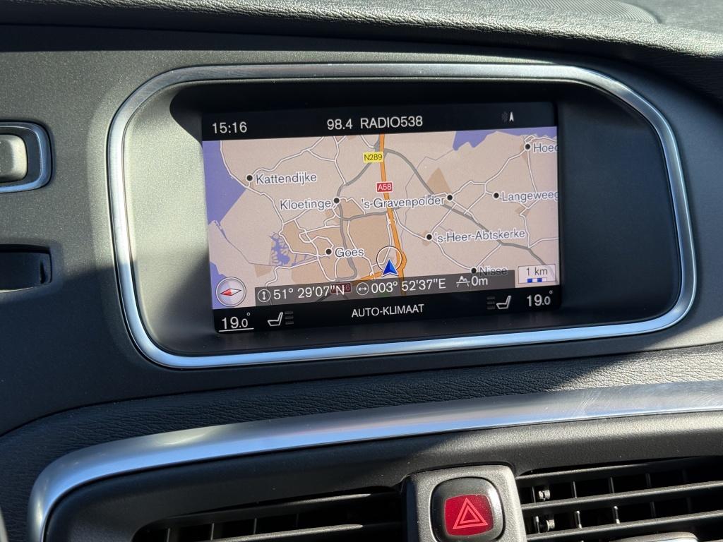 Volvo V40 t3 153pk aut6 polar+ sport| panodak| camera| h&k sound| trekhaak