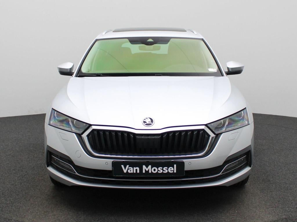Skoda Octavia combi 1.5 e-tsi business edition | automaat | panoramadak | t