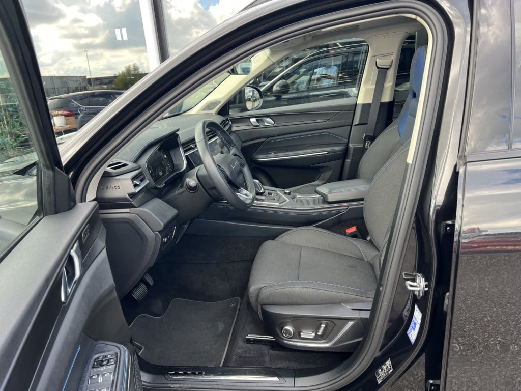 Lynk & Co 01 1.5 261pk phev , black edition , zwarte velgen , panodak , 360