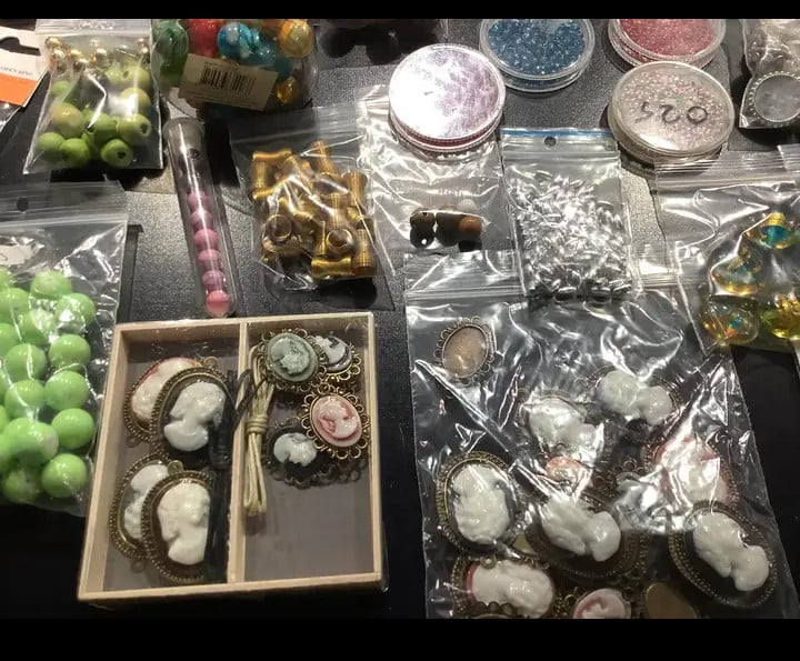 Grote partij om sieraden te maken