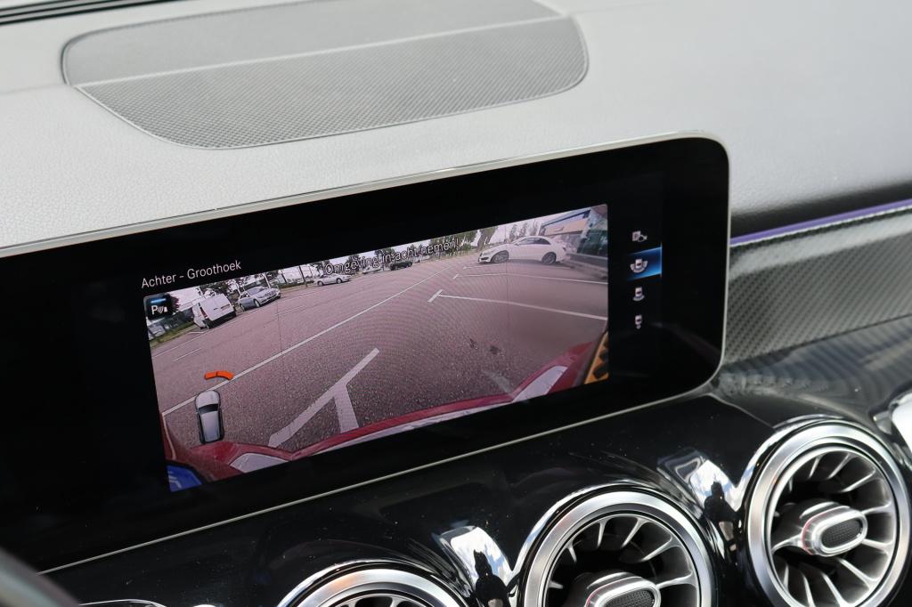 Mercedes-Benz Glb 200 business solution amg 163 pk i panoramadak i trekhaak