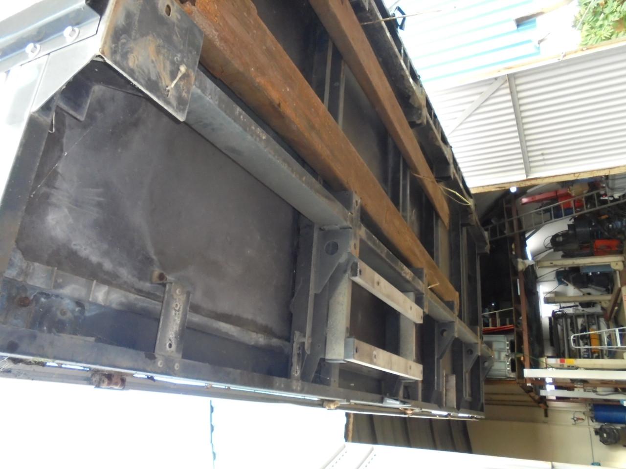 Laadbak komt zo ver ik weet van een Volkswagen Crafter