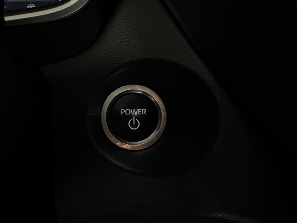 Toyota Corolla Cross 2.0 hp hybrid first edition