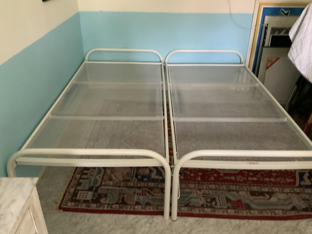 Dubbel logeerbed avek. 200-90 cm